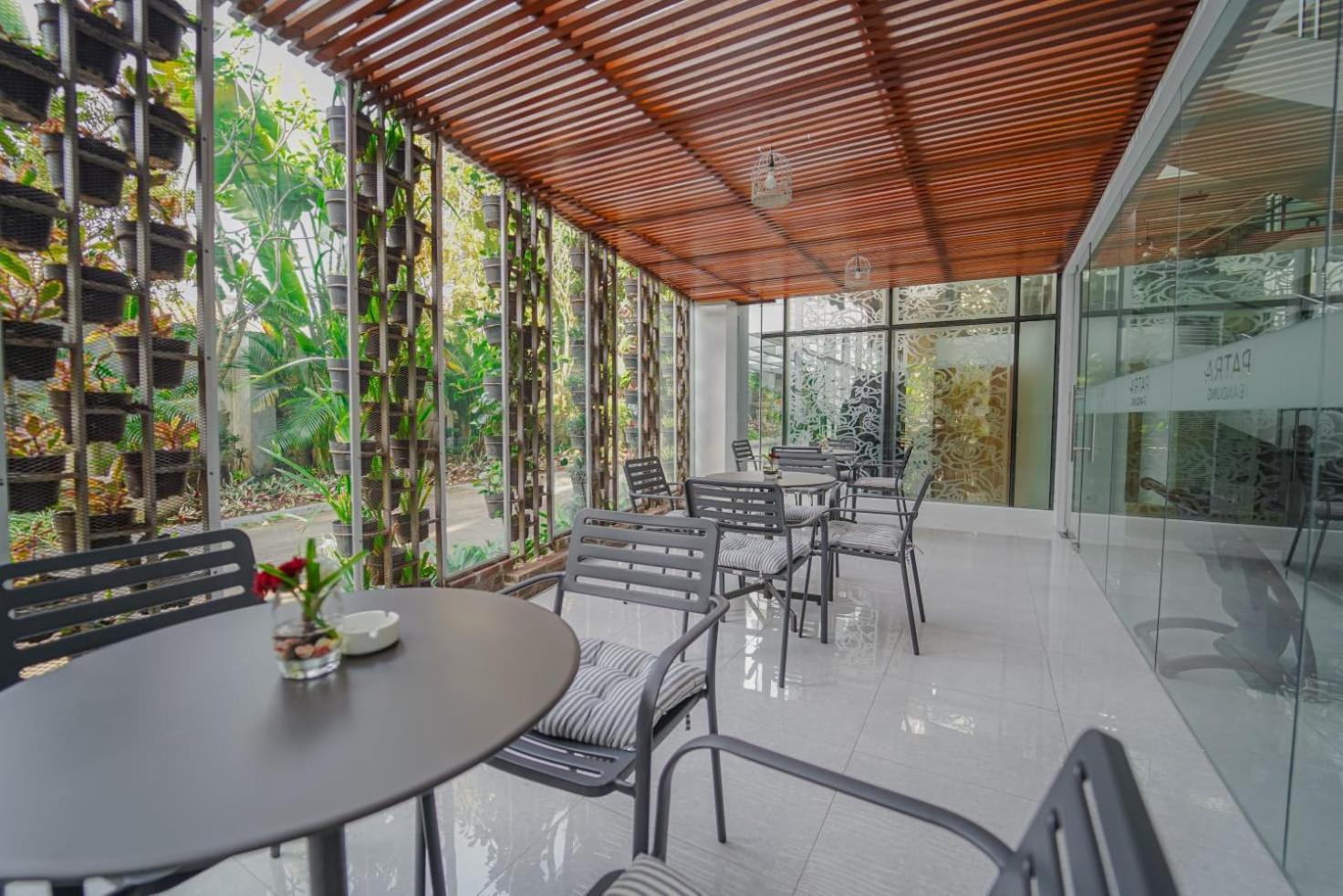 Patra Bandung Hotel Eksteriør bilde